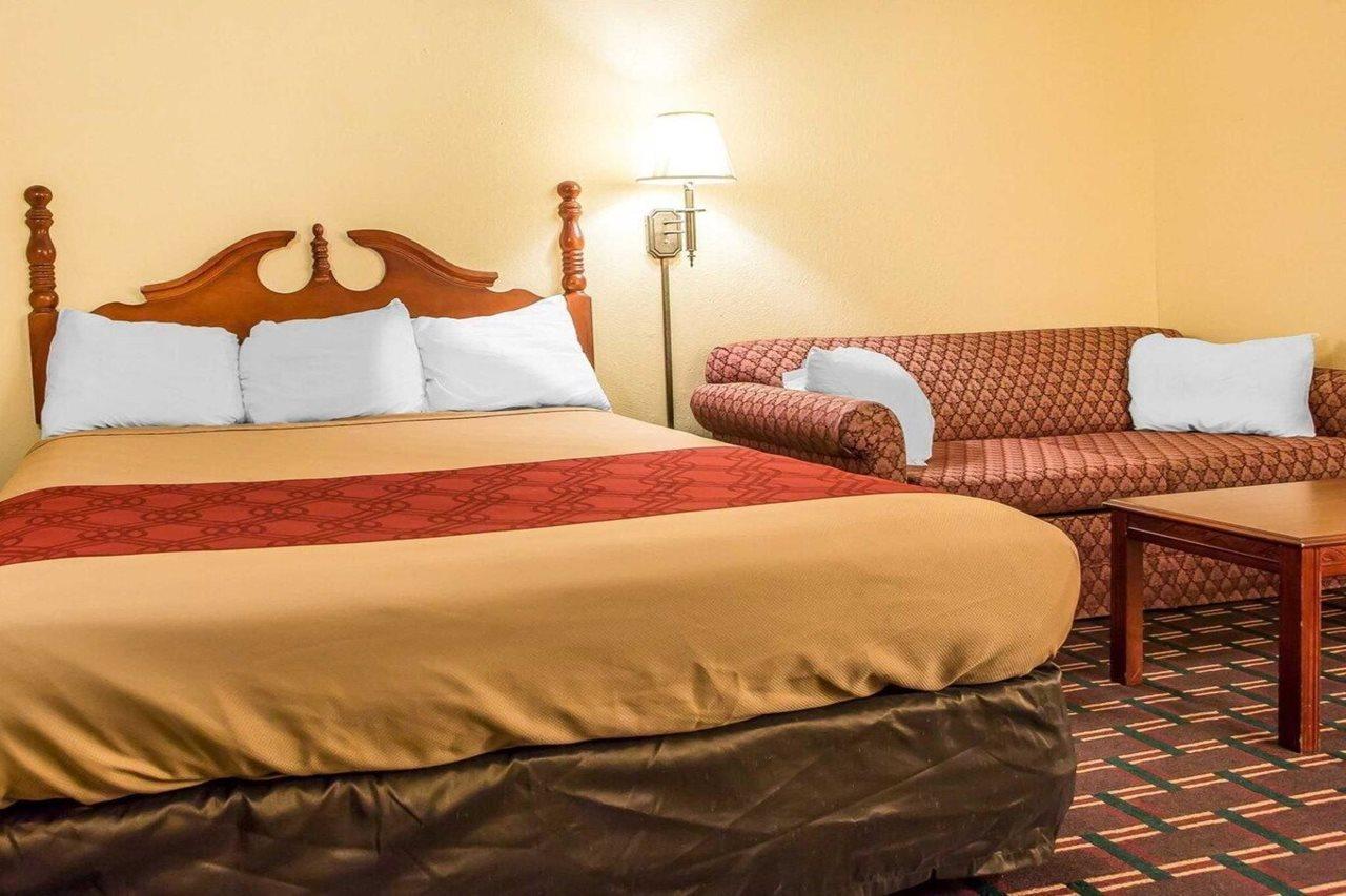 Rodeway Inn Montpelier Екстериор снимка