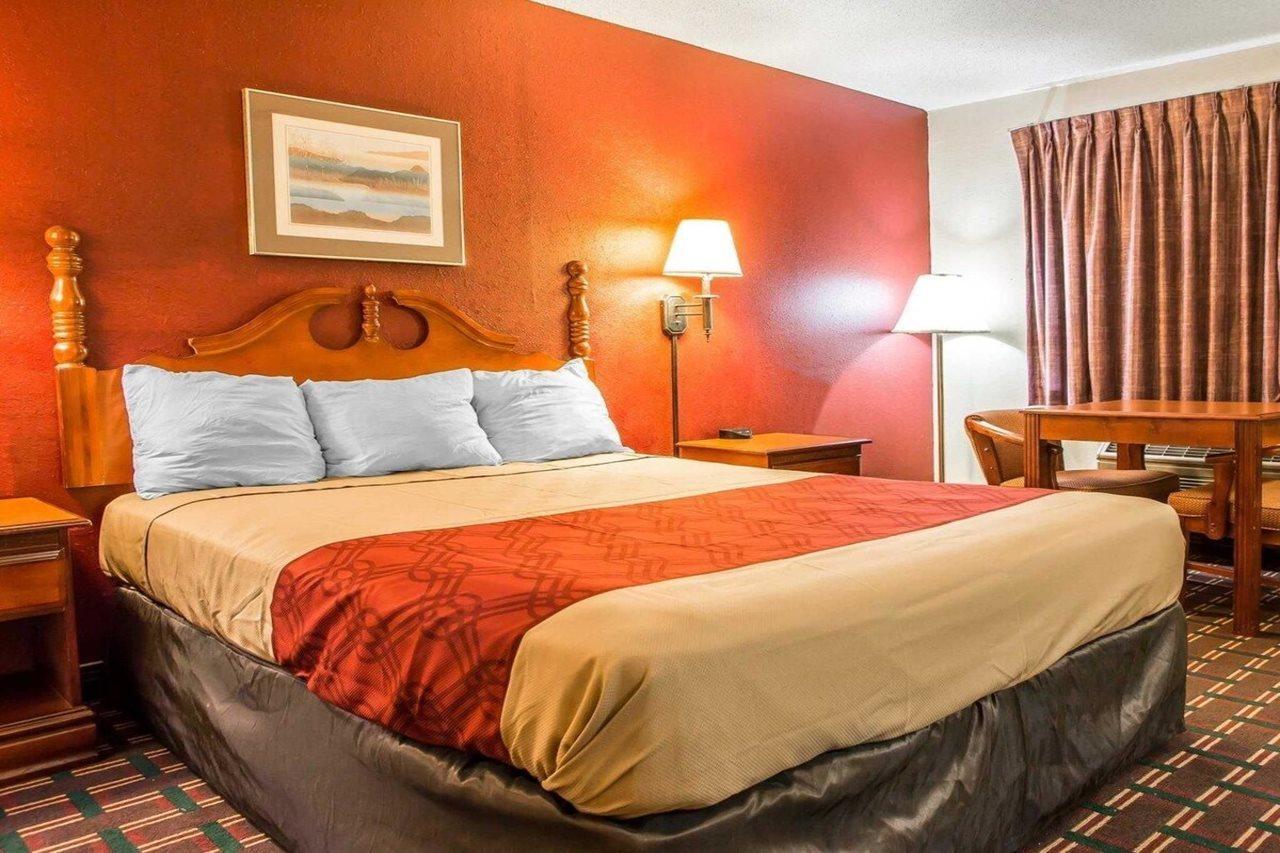 Rodeway Inn Montpelier Екстериор снимка