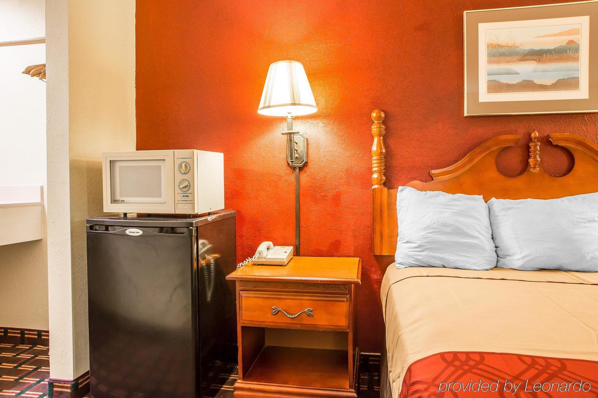 Rodeway Inn Montpelier Екстериор снимка