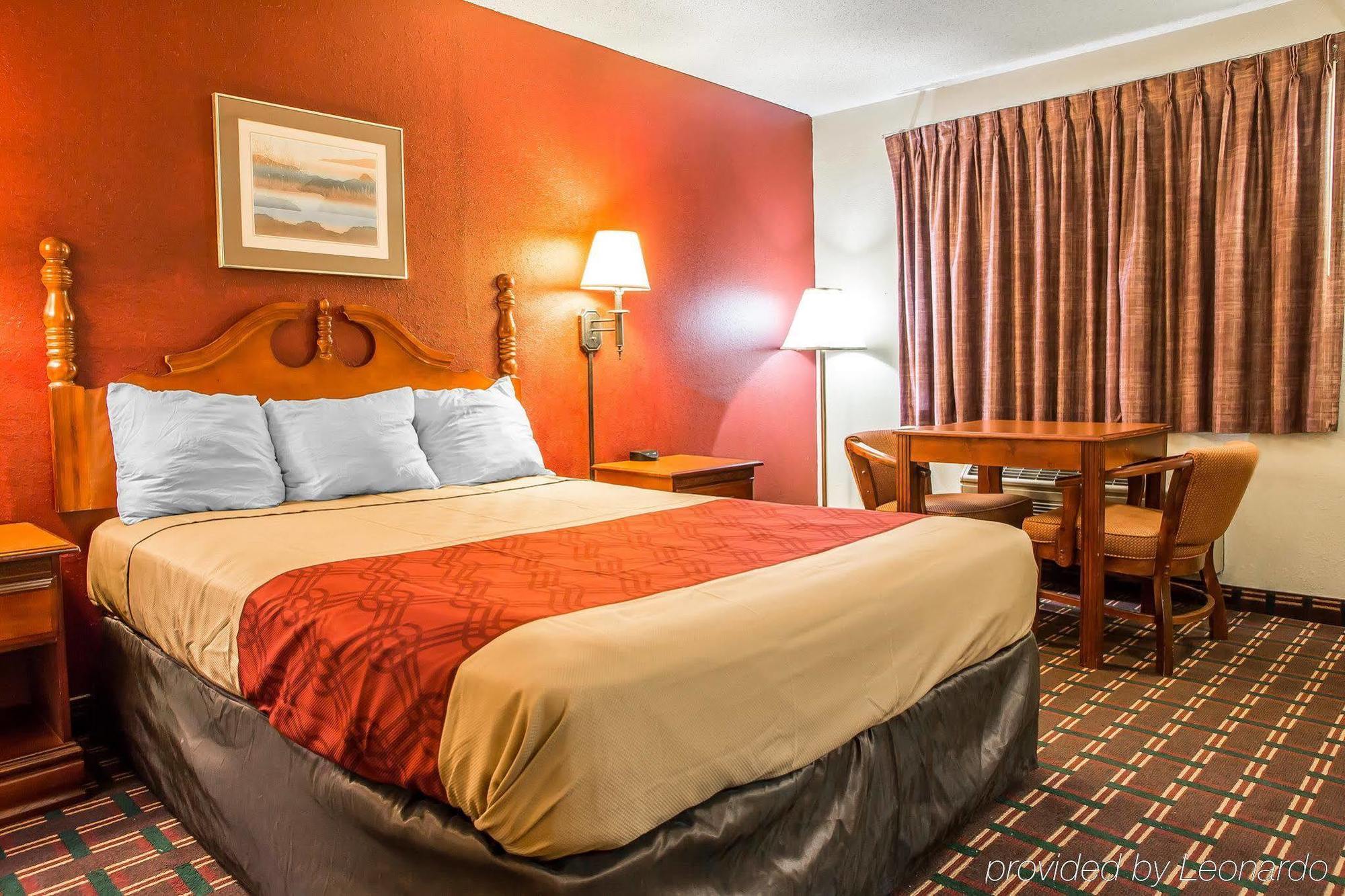Rodeway Inn Montpelier Екстериор снимка