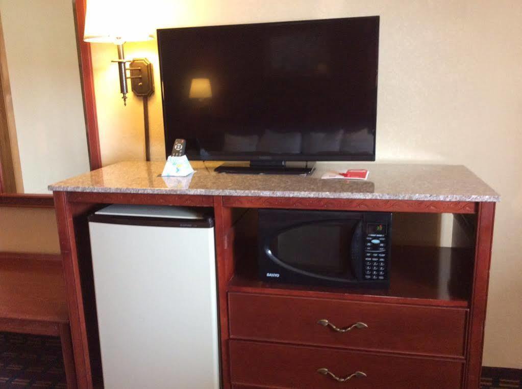 Rodeway Inn Montpelier Екстериор снимка