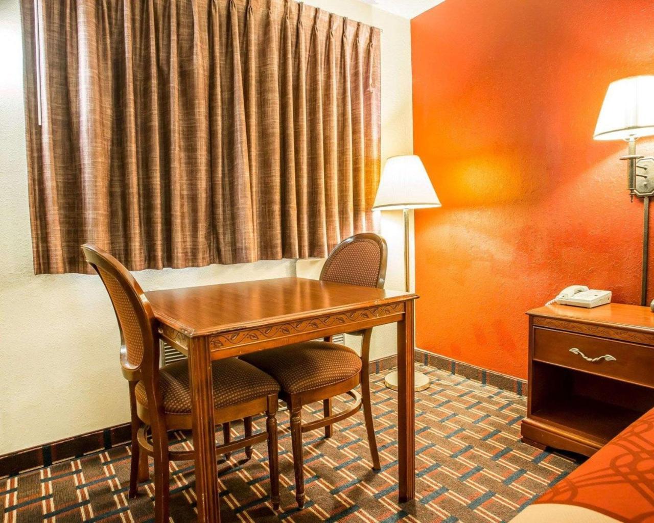 Rodeway Inn Montpelier Екстериор снимка