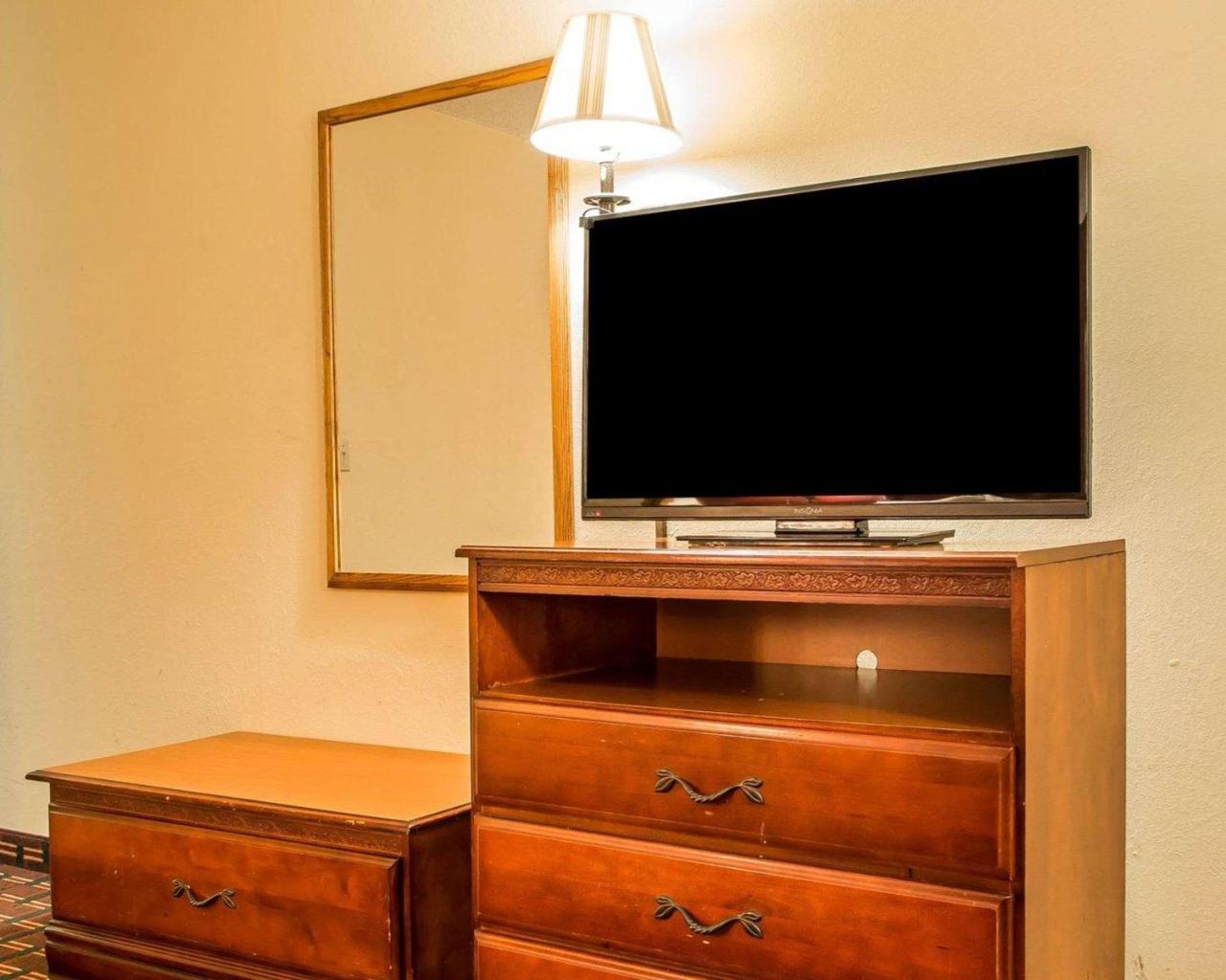 Rodeway Inn Montpelier Екстериор снимка